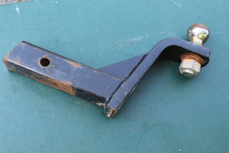 lot 1917 image: Trailer Hitch 6 Ton Max