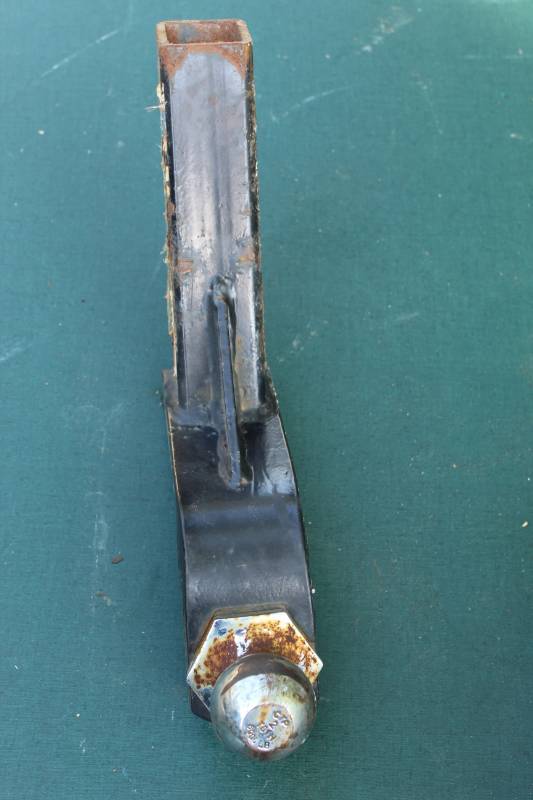 lot 1918 image: Trailer Hitch 6 Ton Max
