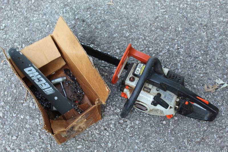 lot 1925 image: Echo Chainsaw
