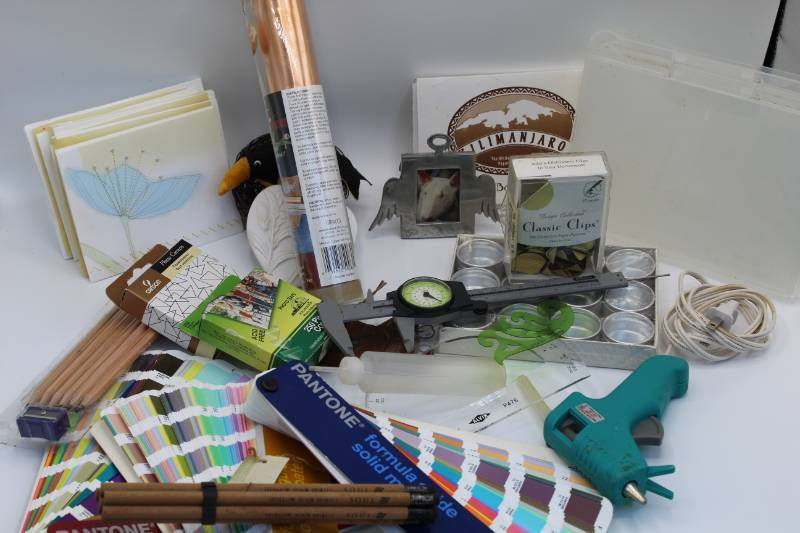 lot 1847 image: Artsy Crafty Lot