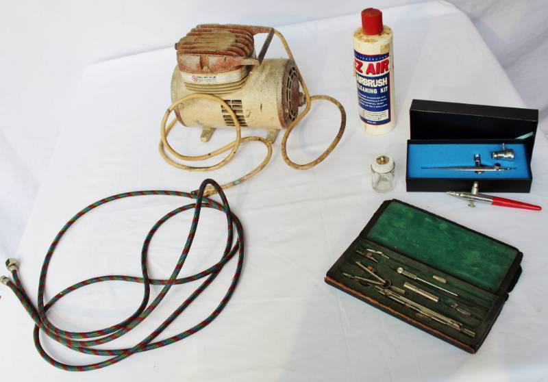 lot 1817 image: Vintage Iwata AirbrushAir Compressor Spray Gun and accessories