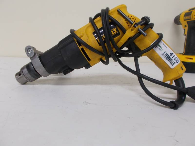 lot 4158 image: DEWALT DW505 12-Inch 7.8-Amp Variable-Speed Reversing Dual Range Hammerdrill