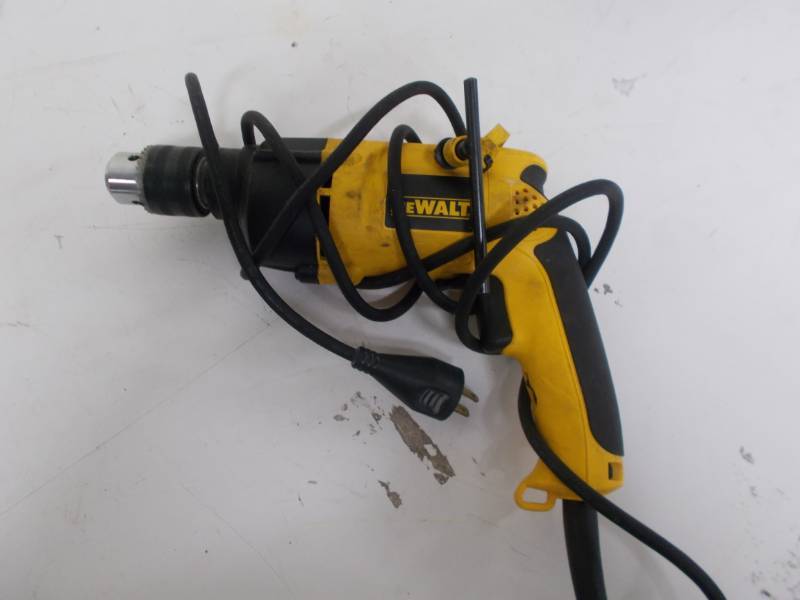lot 4164 image: DEWALT Hammer Drill, 12-Inch, 7.8-Amp (DW511)