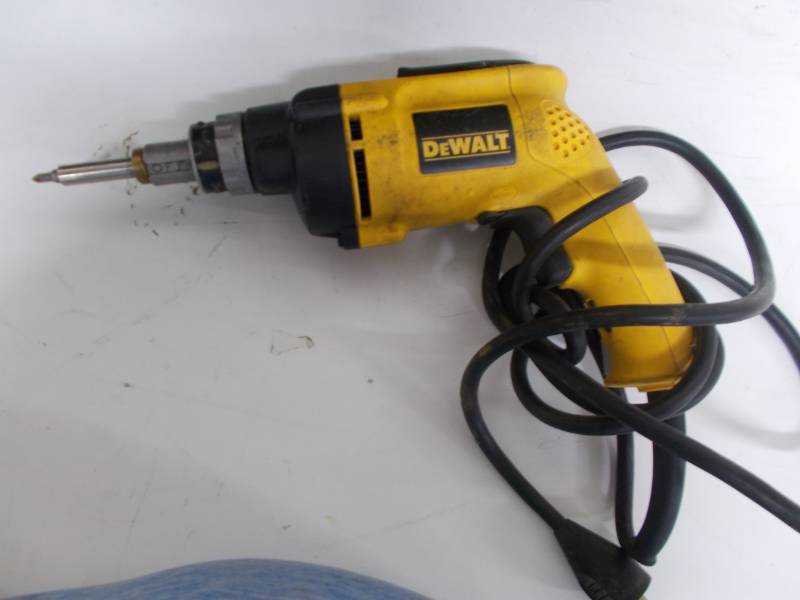 lot 4171 image: DEWALT Drywall Screw Gun, 6.2-Amp (DW257)