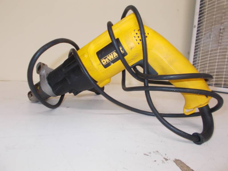 lot 4175 image: DEWALT DW505 12-Inch 7.8-Amp Variable-Speed Reversing Dual Range Hammerdrill