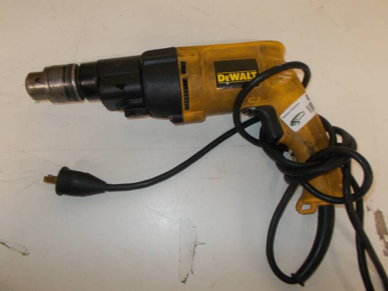 lot 4187 image: DEWALT DW505 12-Inch 7.8-Amp Variable-Speed Reversing Dual Range Hammerdrill