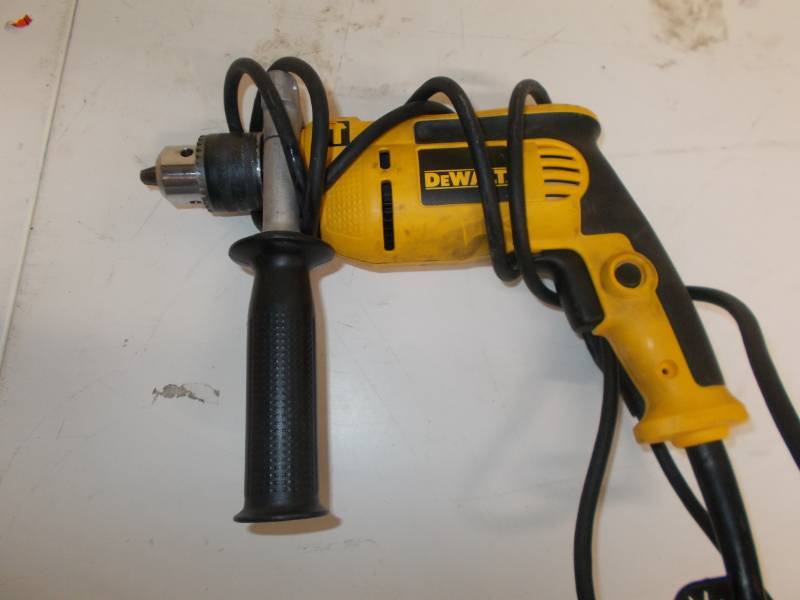 lot 4189 image: 7-Amp 12 in. Single Speed Hammer Drill