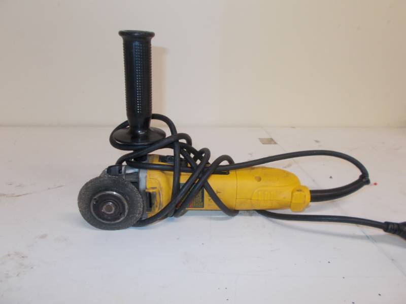 lot 4184 image: DEWALT D28110 4-12-Inch Small Angle Grinder