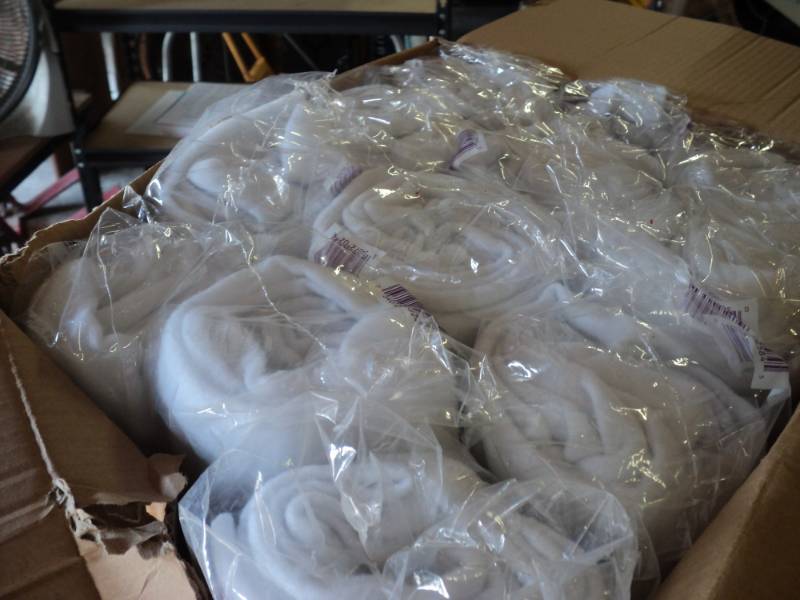 lot 9721 image: (1) case of (12) rolls Christmas Holiday Cover36 x 8, white