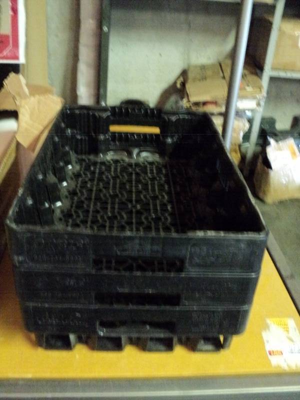 lot 9738 image: (3) ct lot Coca Cola Crates, hold 24 Cans of soda