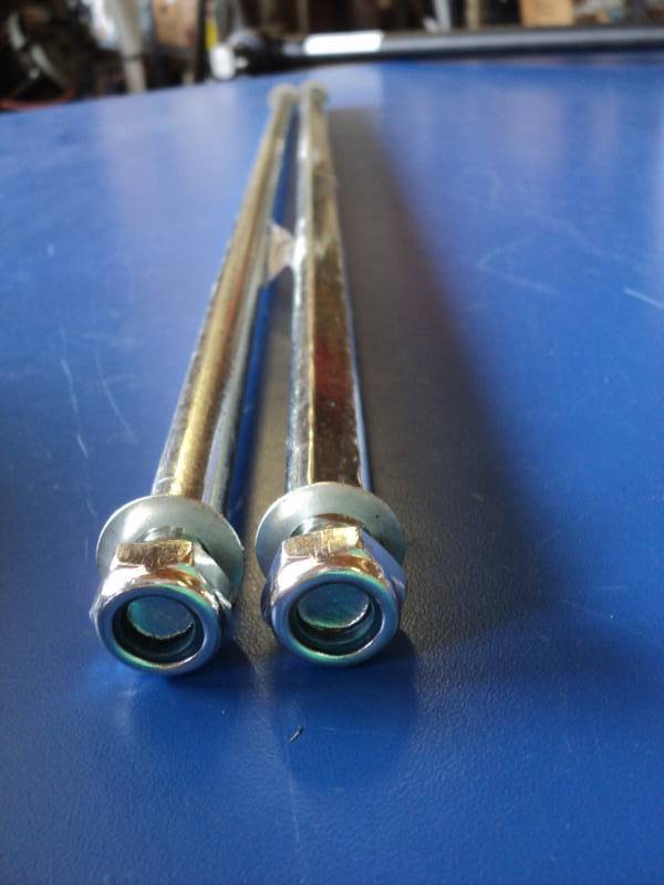 lot 8537 image: (1) pair axles 23-12 long D shape
