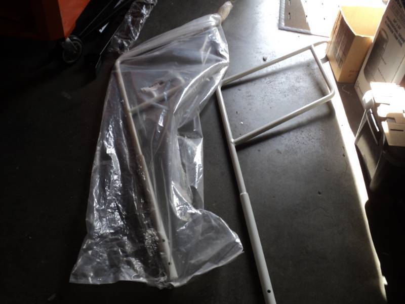 lot 9202 image: (2) ct lot Guardrail, 3.28 x 29.06 x 61-14, white, left and right