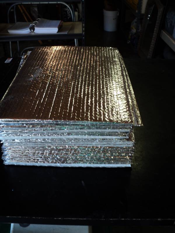lot 9745 image: (24) ct lot Silver padded mailing envelopes, approx. 17 x 13