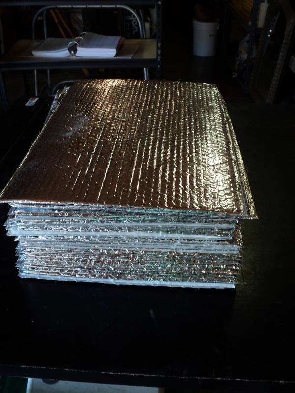 lot 9746 image: (24) ct lot Silver padded mailing envelopes, approx. 17 x 13