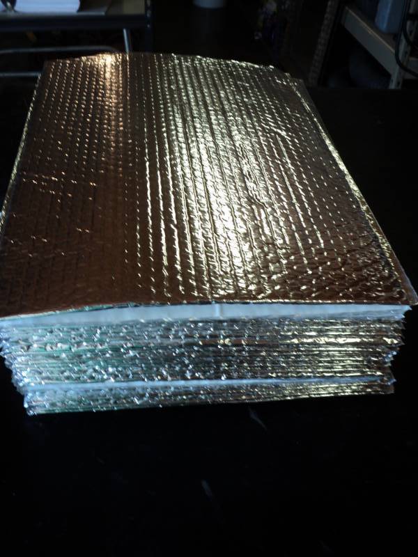 lot 9747 image: (24) ct lot Silver padded mailing envelopes, approx. 17 x 13