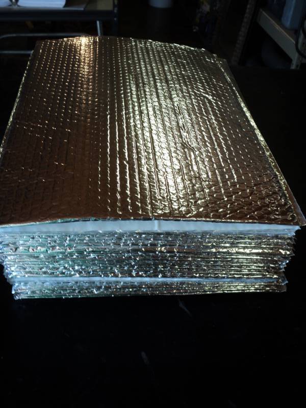 lot 9748 image: (24) ct lot Silver padded mailing envelopes, approx. 17 x 13