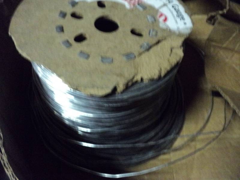 lot 9785 image: (1) roll RedBrand 14 gauge electric fence wire