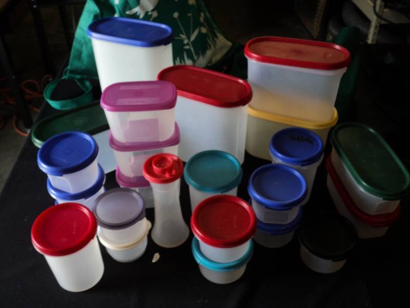 lot 9810 image: (24) ct mixed lot Tupperware Containers and (2) Tupperware bags, assortment of styles and uses, used