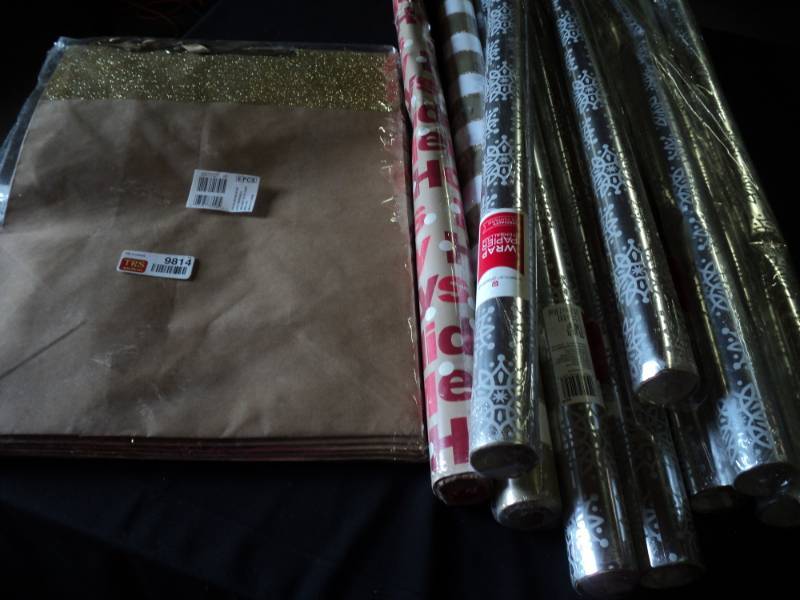 lot 9814 image: (11) ct mixed lot Christmas Wrapping paper and gift bags