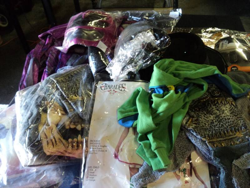 lot 9858 image: Lot of Halloween Costume pieces, assortment of childrens sizes and styles