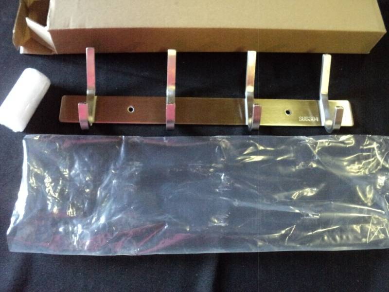 lot 9866 image: (1) Gaea Stainless steel hooks, approx 12