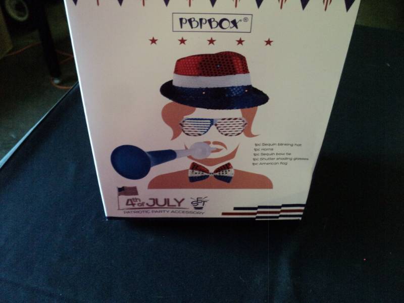lot 9869 image: PBP Box 4th of July Patriotic Party Accessory set