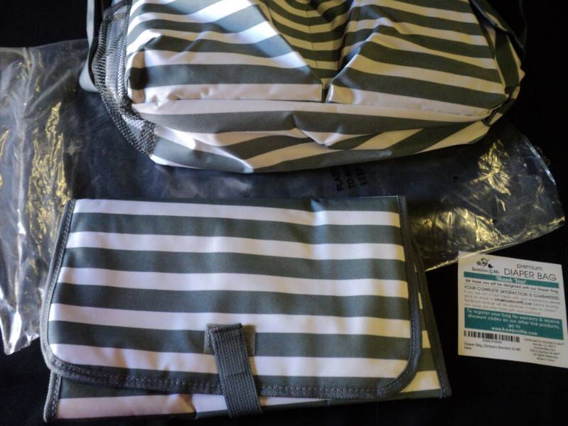 lot 9896 image: Bambini and Me Diaper Bag with changing pad