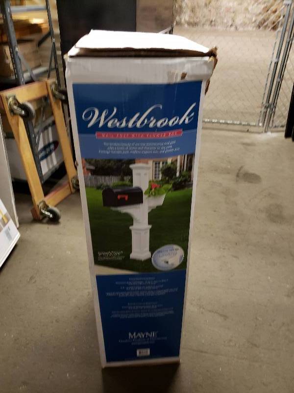 lot 14933 image: Westbrooke Mail Post with Flower Box