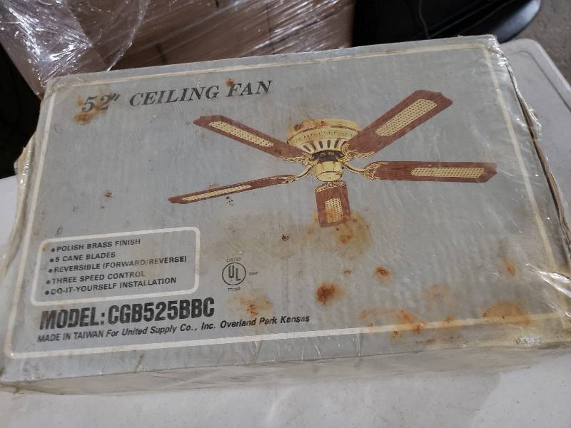 lot 5842 image: 52 Ceiling Fan