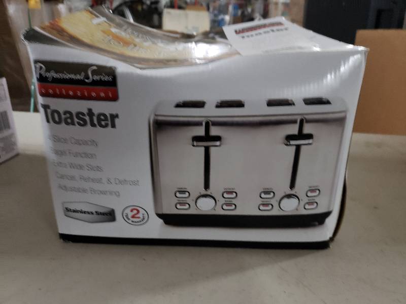 lot 5845 image: Professional Series Collection 4 Slice Toaster