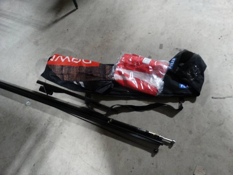 lot 1558 image: Commercial wind flier flag in bag