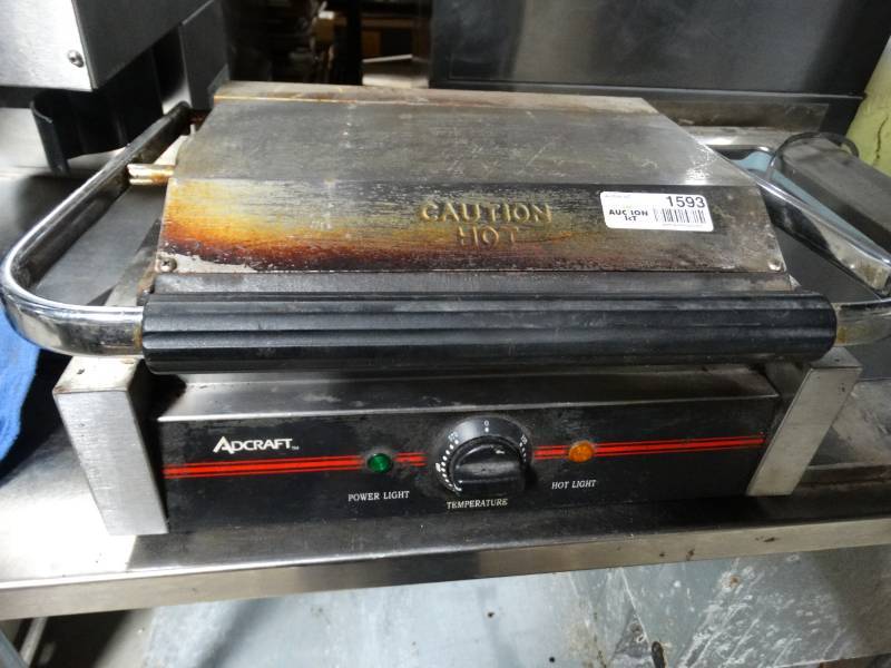 lot 1593 image: Adcraft Panini Grill