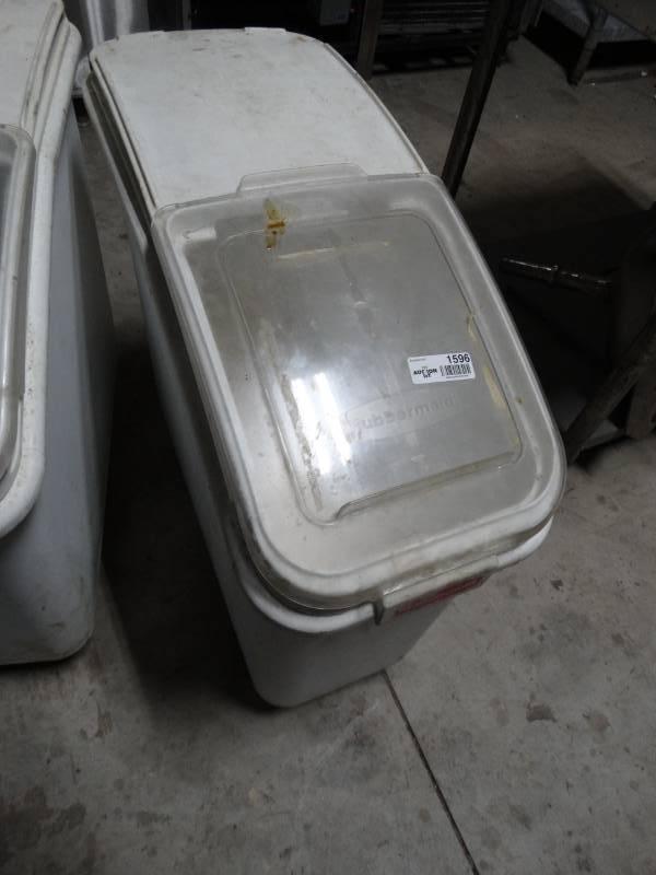 lot 1596 image: Rubbermaid ingredients bin on wheels