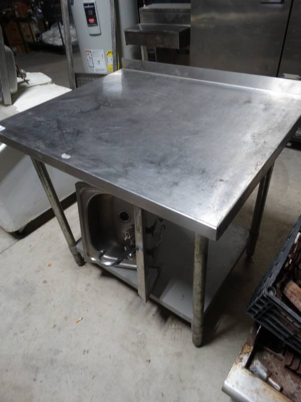 lot 1597 image: Stainless steel table w undershelf