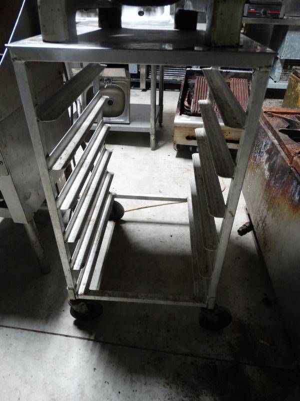 lot 1608 image: Sheet pan cart Bakery cart on wheels