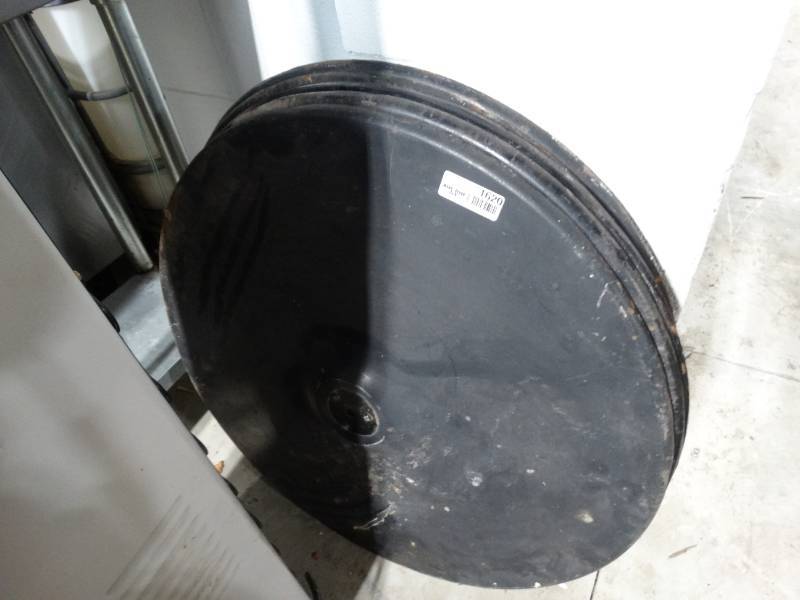 lot 1620 image: 5 cast metal table bases