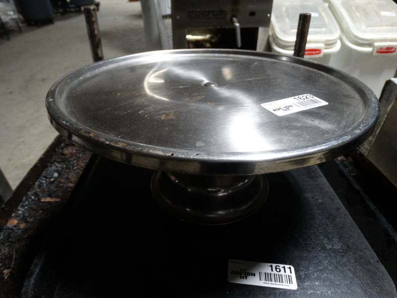 lot 1623 image: Stainless steel cake stand