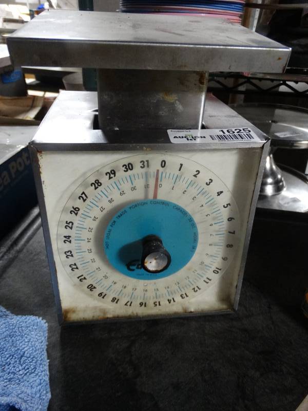 lot 1625 image: Edlund 32oz food scale