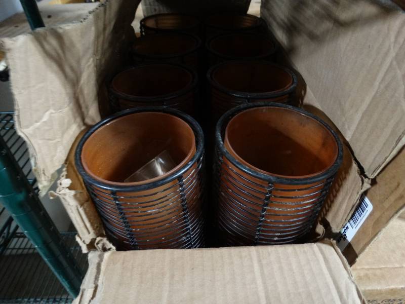 lot 1641 image: Lot of decorative table candle holders