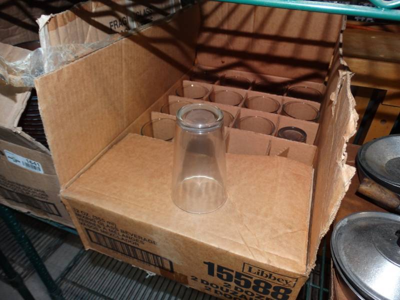 lot 1642 image: Case of 20 mixing glasses- 12 oz