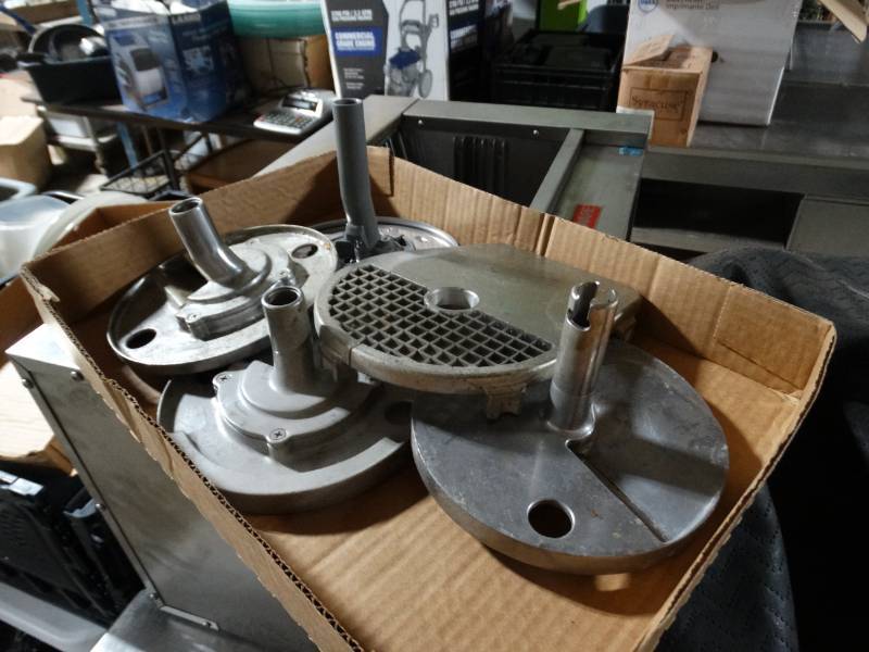 lot 1644 image: Lot of cutter attachments