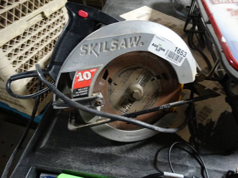 lot 1653 image: Skil saw circular saw