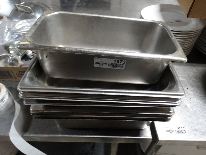 lot 1673 image: 8 stainless steel inserts