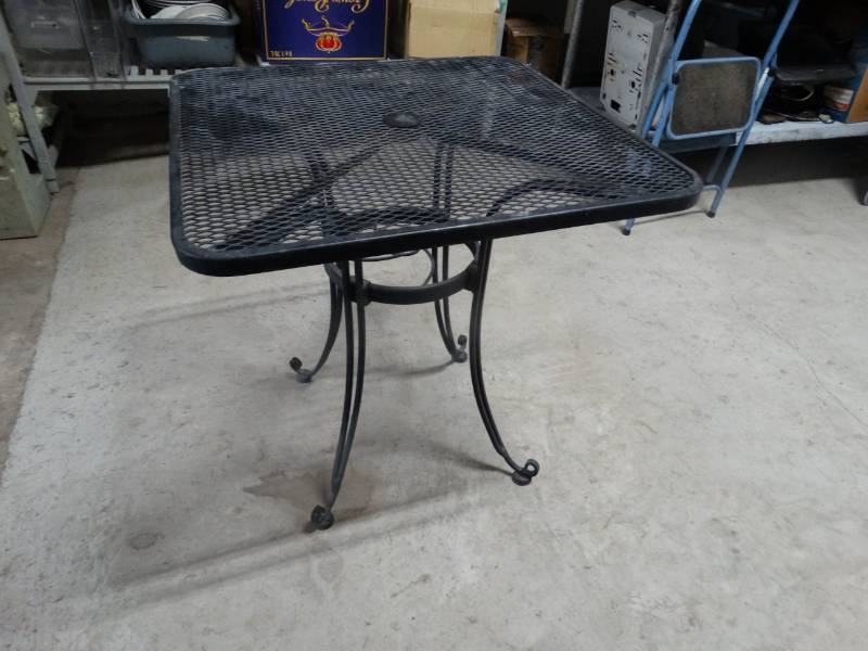 lot 1680 image: Square metal patio table