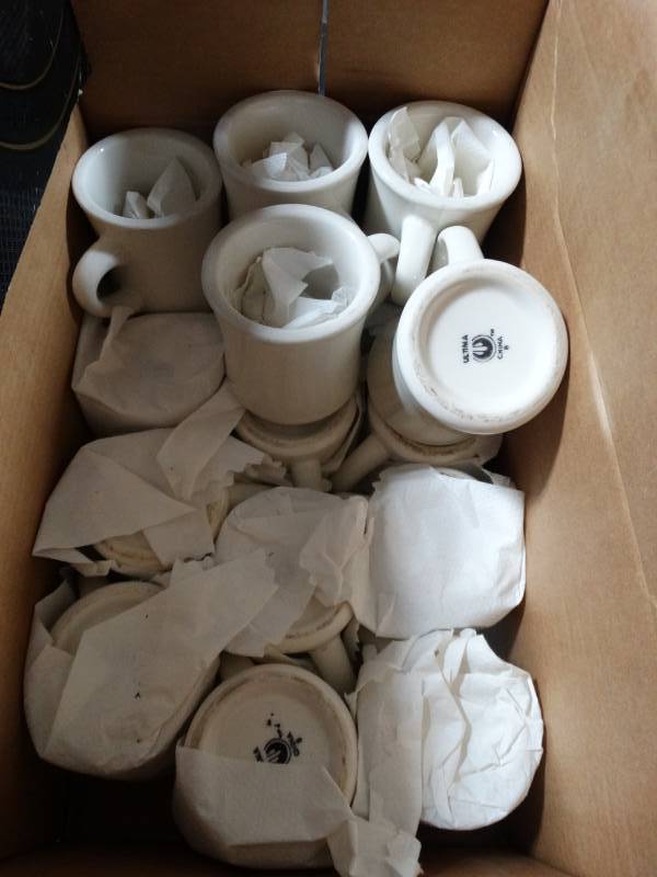 lot 1686 image: 16 heavy coffee mugs