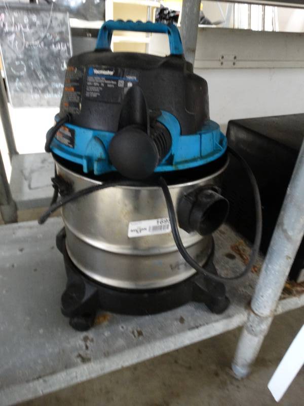 lot 1695 image: Wetdry vac