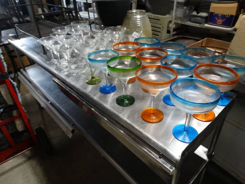 lot 1700 image: 31 various pieces of stemware