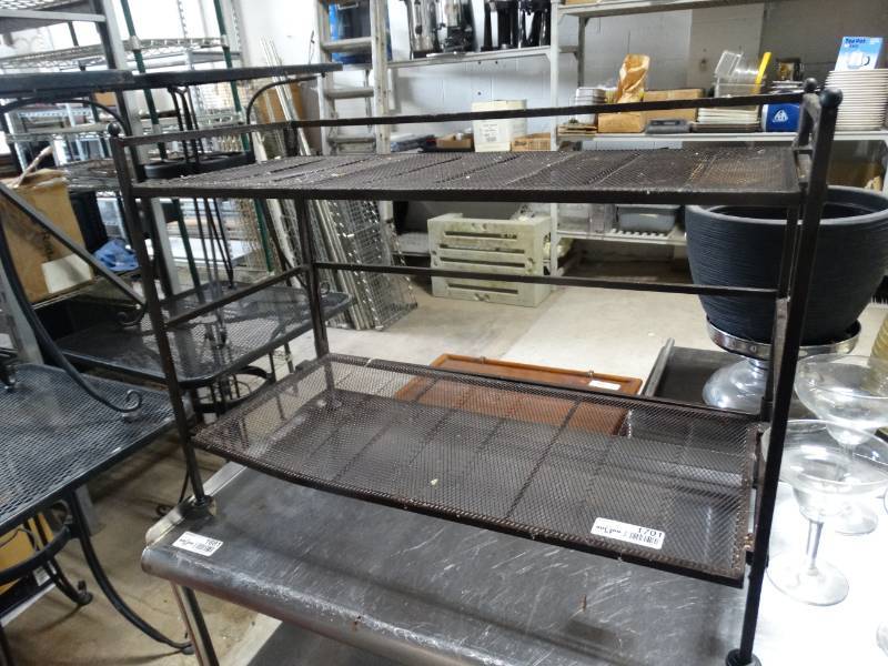 lot 1701 image: Small 2 shelf metal rack