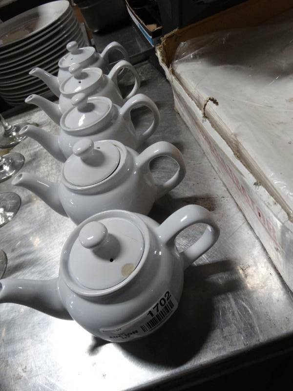 lot 1702 image: 5 small china tea pots