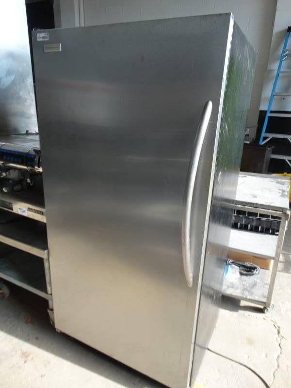 lot 1713 image: Frigidaire upright freezer